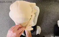 الملاعين في سن المراهقة الصغيرة على مبكرة العيش.