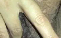 كوم غريب في سن المراهقة يحصل على طعم زميلتها في السكن.