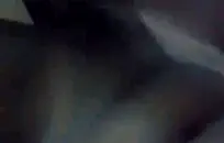 خنثى في الكعب العالي يعطي الرأس.