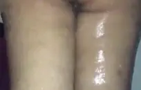 الموزه شاعر المليون ضخمة في صالة الألعاب الرياضية.