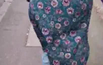 شعر كس فتاة تحب ركوب الديك على السرير.