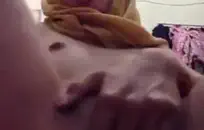 أحاول التدفق بينما صديقي في العمل.