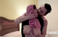 في سن المراهقة الملاعين مع لعبة الجنس والنافورات.