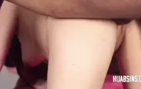 يلعب خنثى كيت مع الديك ضخمة ويحصل على نائب الرئيس على وجهها.