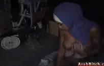 شقراء مثير هو مارس الجنس مع ضخمة الثدي ويحصل على الفم من نائب الرئيس.