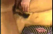 شقي شقراء فاتنة مع النظارات ومهبل مشعر.