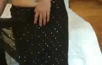 فتاة بيضاء سميكة فركها في سيارة.