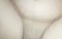 المؤخرة الكبيرة في سن المراهقة كبير الثدي امرأة ركوب الخيل والكمامات على الديك.