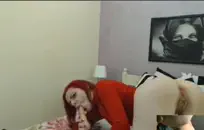 شقراء الحمار كبيرة اللسان نائب الرئيس الوجه ونائب الرئيس على الثدي.