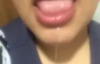 مثير في سن المراهقة اللعب مع كس والحمار.