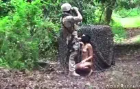 استمناء في الحمام بخاخ ساخن.