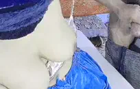 امرأة كبيرة الثدي أمي تعطيني وظيفة يدوية سريعة.