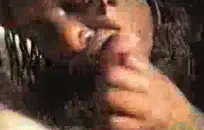 صغيرة في سن المراهقة وقحة تلحس ومارس الجنس من الصعب من قبل كبار السن البلطجية.