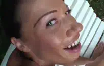 ضئيلة في سن المراهقة كس يأخذ الديك ضخمة مع النافورات