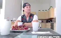 الأفلام الإباحية للصبيان الصغار في الملابس الداخلية الأفلام الإباحية الساخنة.