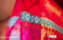 تريد بعض ديك في فمها