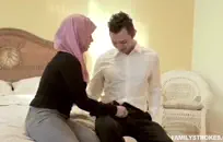 استمنى قبل الذهاب إلى الفراش حتى أتمكن من مشاهدة الأفلام الإباحية.