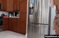 هانجوب ناضجة ونائب الرئيس في الفم في جوارب حمراء.