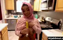 مثير فاتنة مع الثدي لطيفة تمتص قبالة لي.