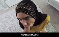 خنثى والرجل يلهون معا.