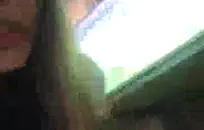 لطيف في سن المراهقة الرجيج مع الجنس اللعب أمام زميلتها في الغرفة.