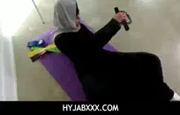 وقحة في سن المراهقة يأخذ دسار على الكاميرا.