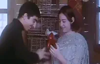 تظهر الفتيات الآسيوية المجنونة الثدي المثالي.