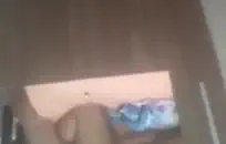 ابنة صديقي المفضل تصبح قرنية وتلعب.