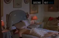 كبير الثدي وعقب في سن المراهقة مع الأقواس.