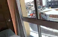 صديقتي تمتص قضيبي وتحبه.