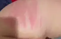 صديقة في الغرفة الأخرى. انها شهوانية أن تضاجعني.