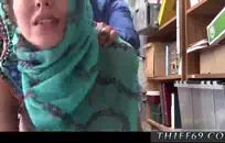 الطالب الذي يذاكر كثيرا مع الثدي ضخمة والديك الطويل.