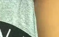 يحصل القبض على تلميذة شقراء قرنية من قبل المعلم.