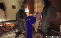 قرنية في سن المراهقة اللعب مع الخرز الشرج ولعبة.