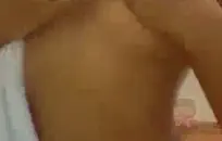 فتاة برازيلية ارتكب حماقة كبيرة التدليك لها العضو التناسلي النسوي العصير على كام.