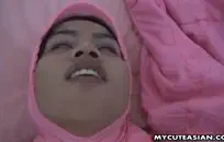 كس مشعر والثدي على ديك الثابت.