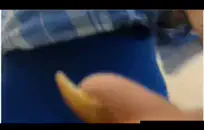 عارضات اللياقة البدنية يستعرضن أثداءهن الكبيرة.