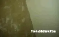 صغيرة وقحة في سن المراهقة لديها الديك الأسود الكبير.