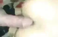 إنها تركب ديكي بينما تدخن سيجارة.