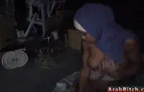 أنا ألعب مع كس أثناء مشاهدة الأفلام.