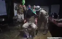 مدرس الصالة الرياضية يمارس الجنس مع طالبها ويجعله نائب الرئيس مرتين.