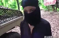 حدب صديقتي على السرير حتى. s لمضاجعة لي.