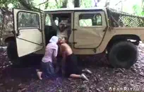 مص هذا القضيب وأراد أن يرى الحمار كله.