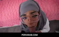 التبول في الحوض مع بعض نائب الرئيس على وجهي.