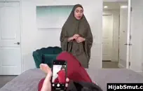 امرأة كبيرة الثدي في سن المراهقة تلعب مع بوسها حتى أنا نائب الرئيس في بلدها.